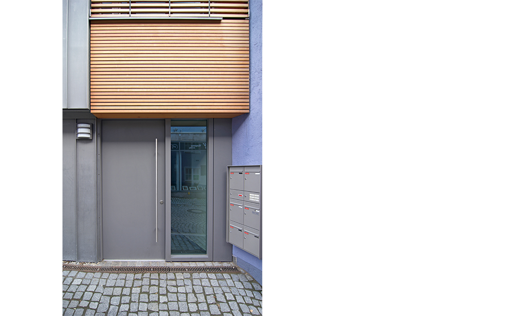 Außenperspektive Eingangsbereich Mehrfamilienhaus in der Altstadt Dachau